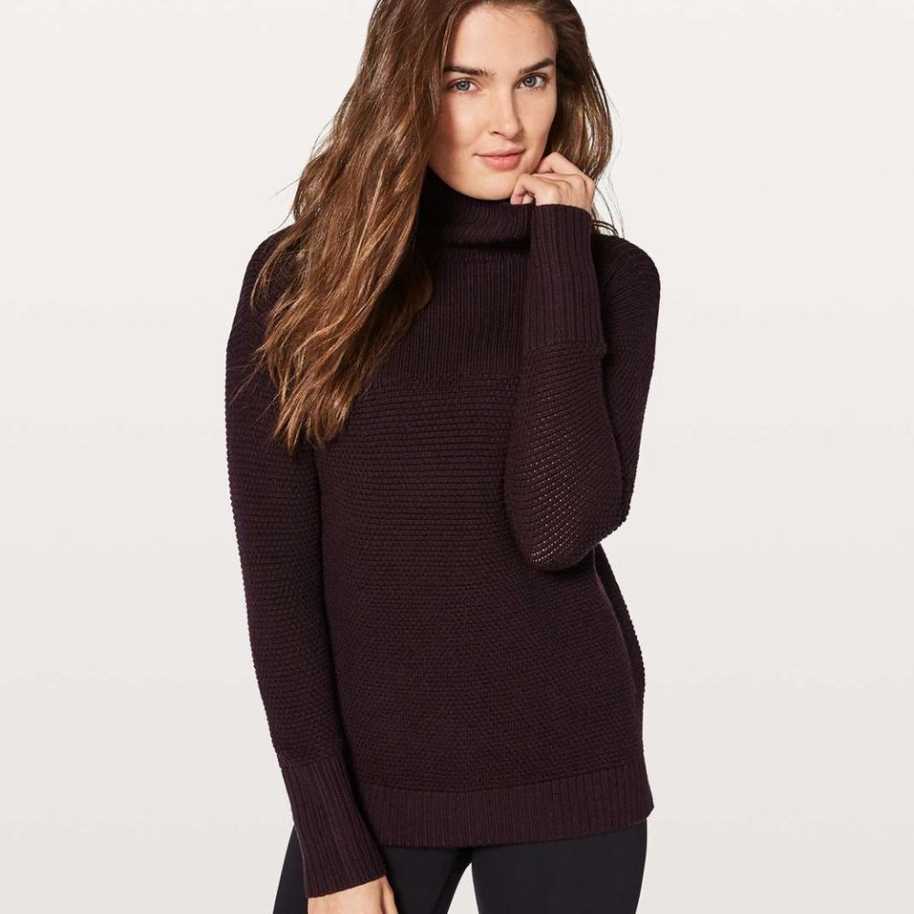 LULULEMON 100% MERINO WOOL TURTLENECK SWEATER